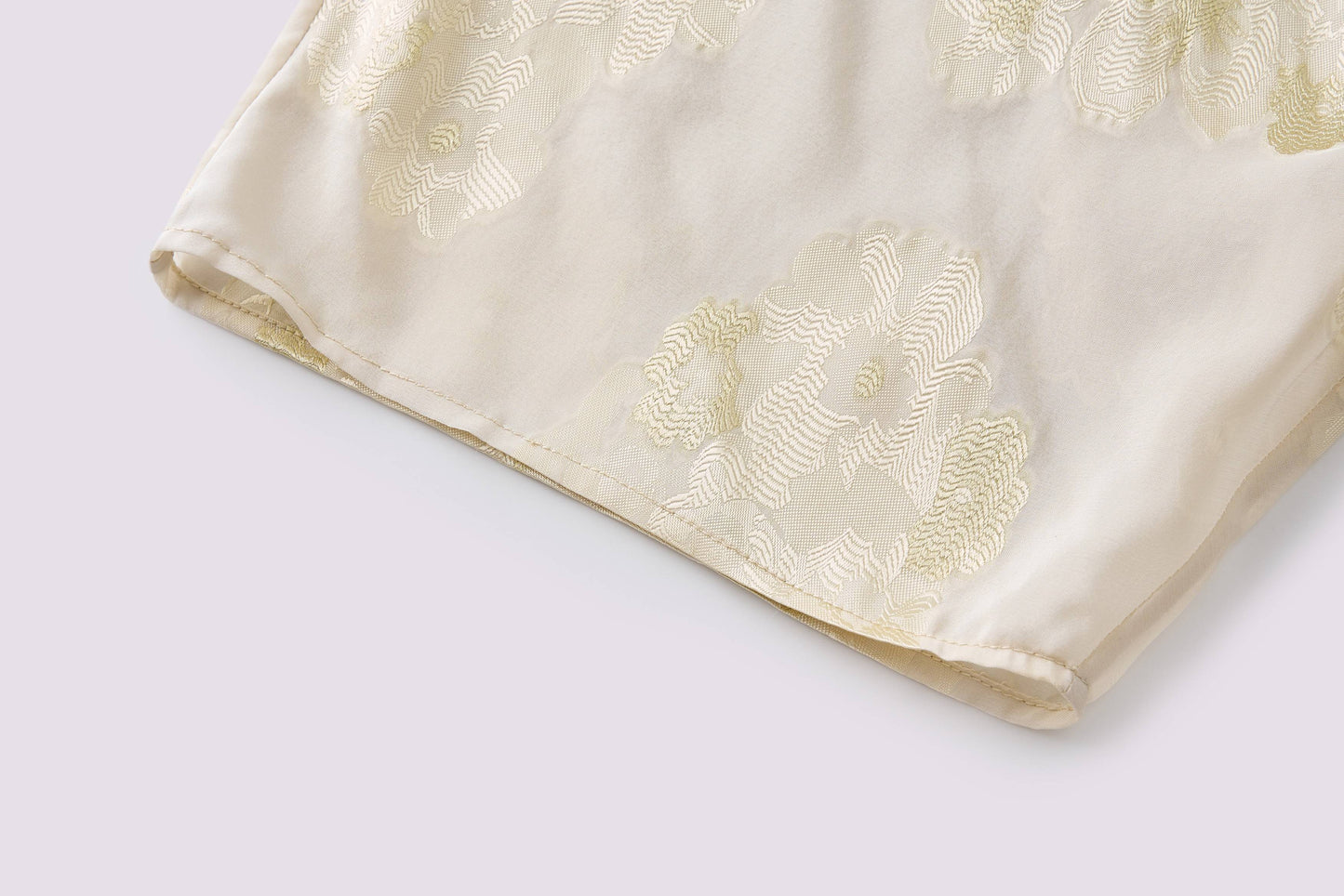 Helles champagnerfarbenes Jacquard-Kleid