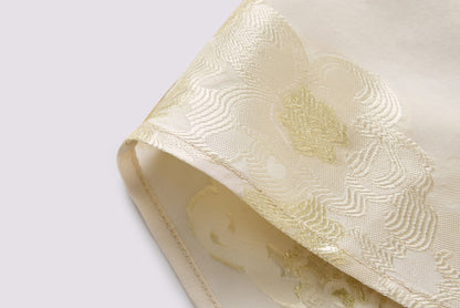 Helles champagnerfarbenes Jacquard-Kleid
