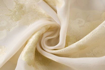 Helles champagnerfarbenes Jacquard-Kleid