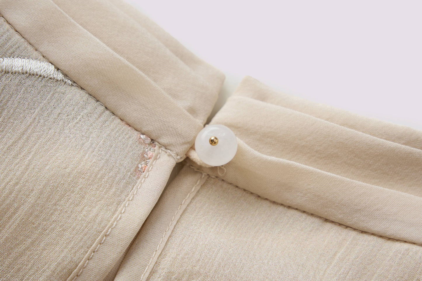 Gelbe, bestickte ärmellose Bluse